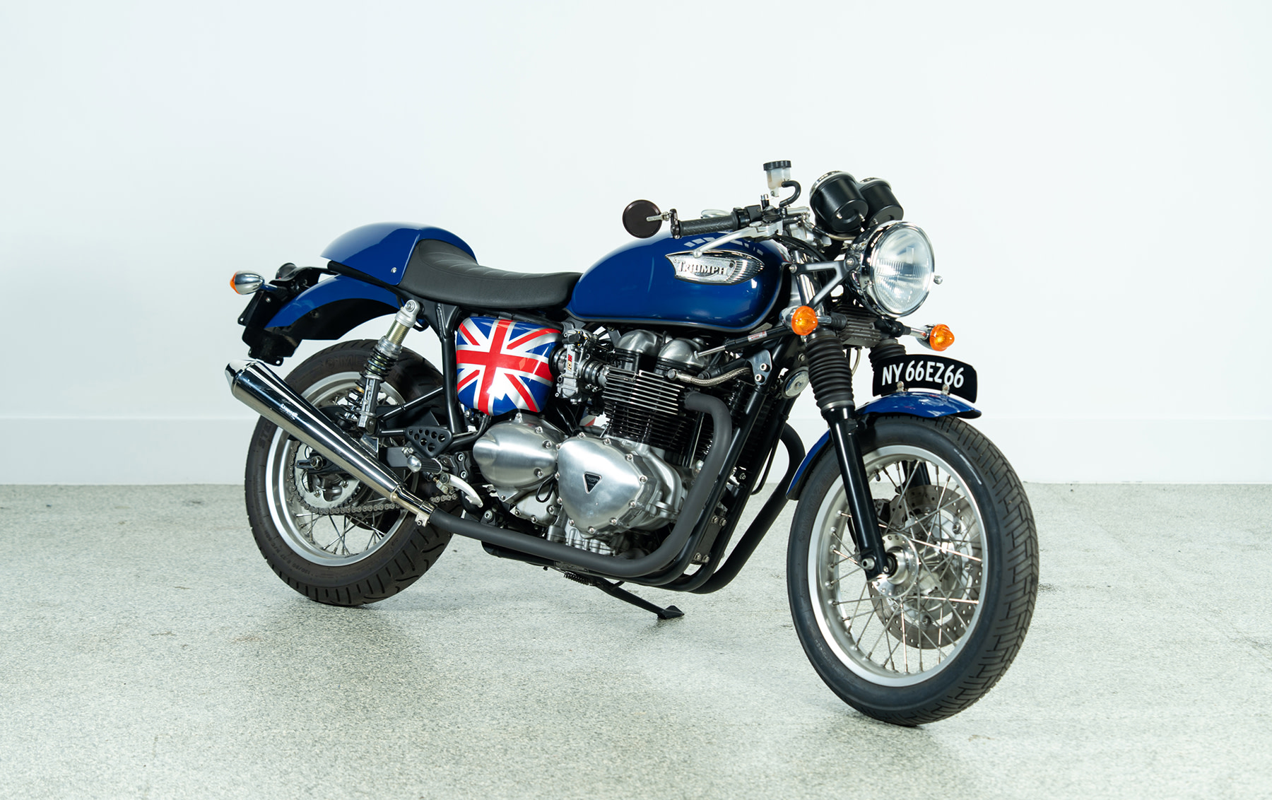 2005 Triumph Thruxton — photo 1 of 1