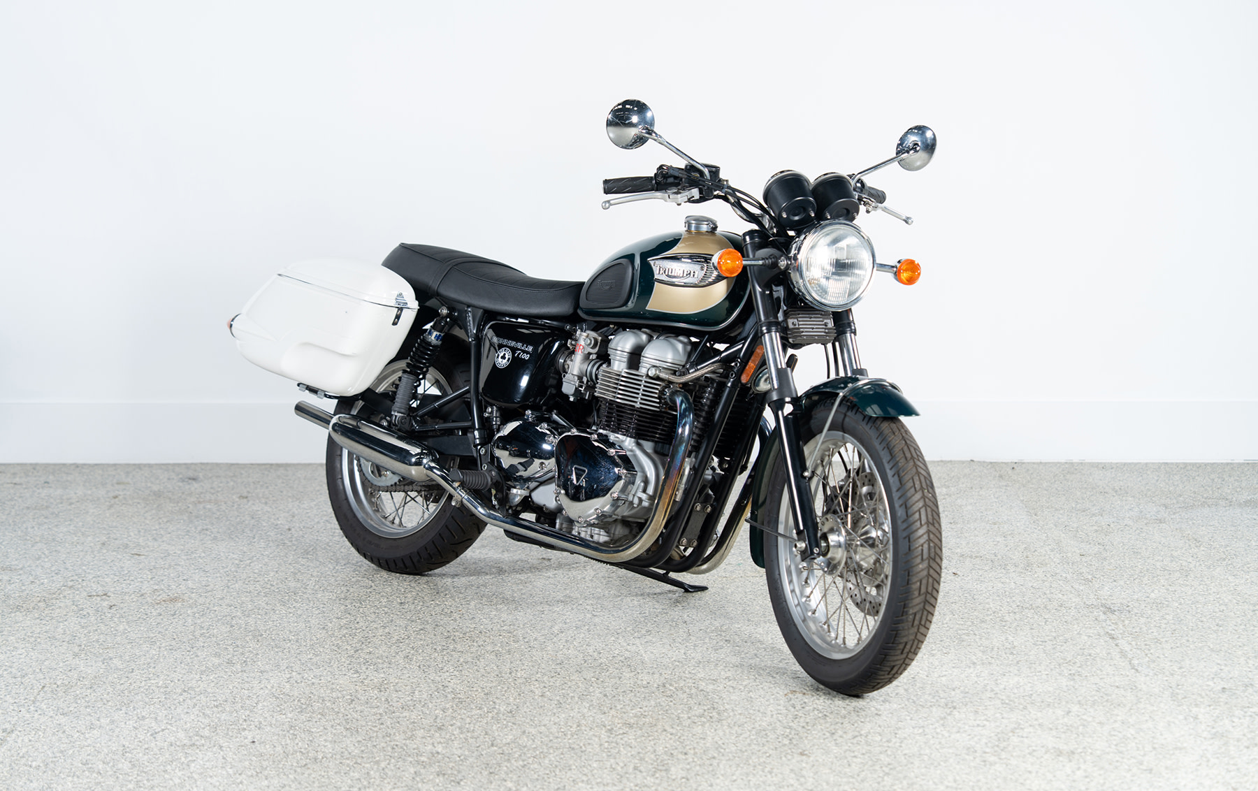 2007 Triumph Bonneville T100 — photo 1 of 1