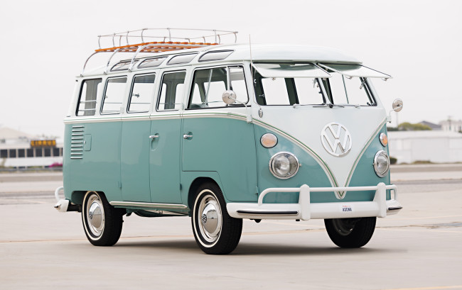 1962 Volkswagen Type 2 23-Window Deluxe Microbus